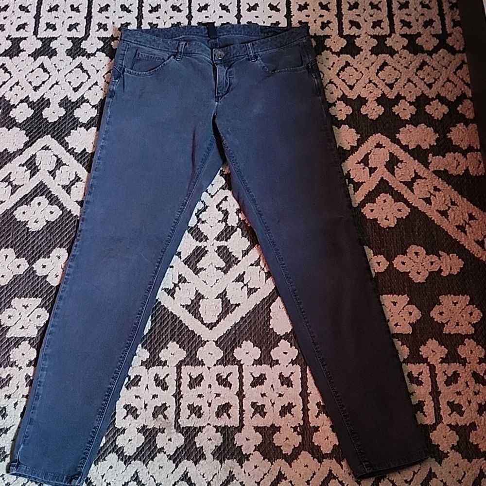 Benetton Super skinny jeans size 30.